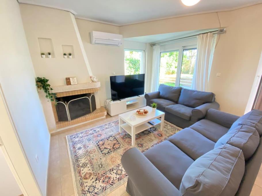 ארטמידה Cozy 2 Room Apartment With Garden Near Athens Air-Port מראה חיצוני תמונה