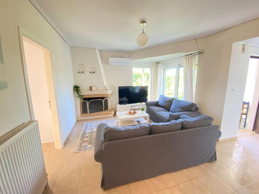 ארטמידה Cozy 2 Room Apartment With Garden Near Athens Air-Port מראה חיצוני תמונה