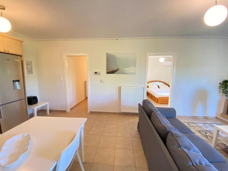 ארטמידה Cozy 2 Room Apartment With Garden Near Athens Air-Port מראה חיצוני תמונה